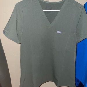 Figs scrubs top size Small bottom size Medium olive color in great conditions